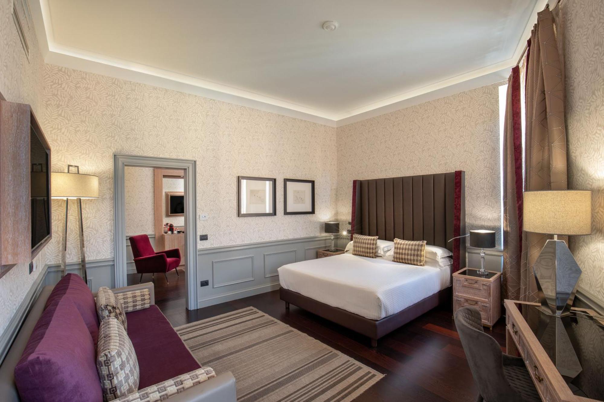 The At The Spanish Steps 5* Rom